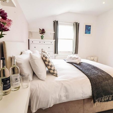Modern & Spacious 1 Bedroom Clapham Junction Flat London Bagian luar foto