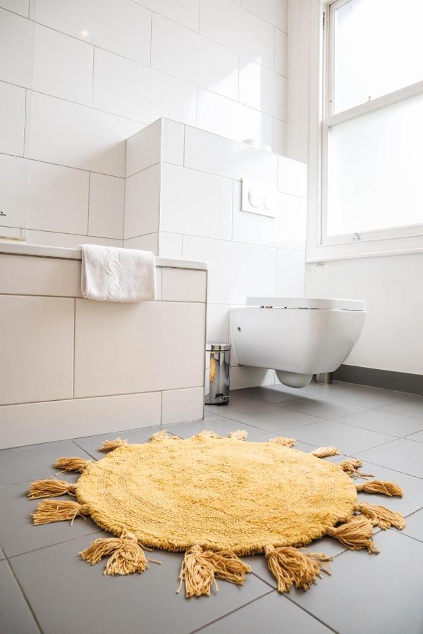 Modern & Spacious 1 Bedroom Clapham Junction Flat London Bagian luar foto