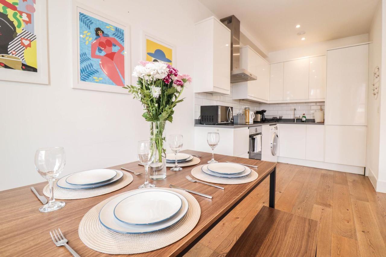 Modern & Spacious 1 Bedroom Clapham Junction Flat London Bagian luar foto